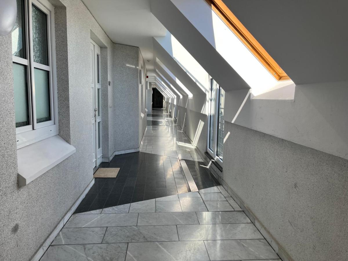 Attraktives Appartement Im Stadtzentrum Plauen Balkon Lift Buitenkant foto